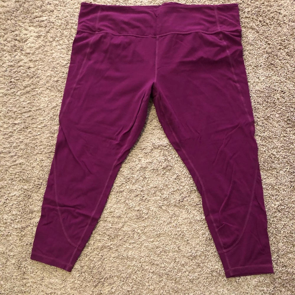Athleta Salutation Tight 7/8 in Powervita